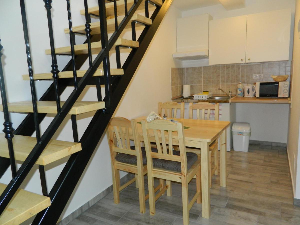 Familia-Pelso Apartmanhaz Zamardi Ngoại thất bức ảnh